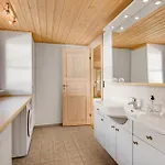 2 Bedroom Lovely In Prázdninový dům