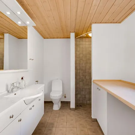 2 Bedroom Lovely In Prázdninový dům