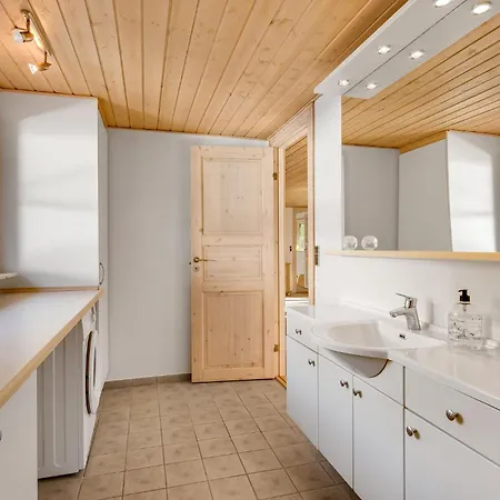 2 Bedroom Lovely In Prázdninový dům