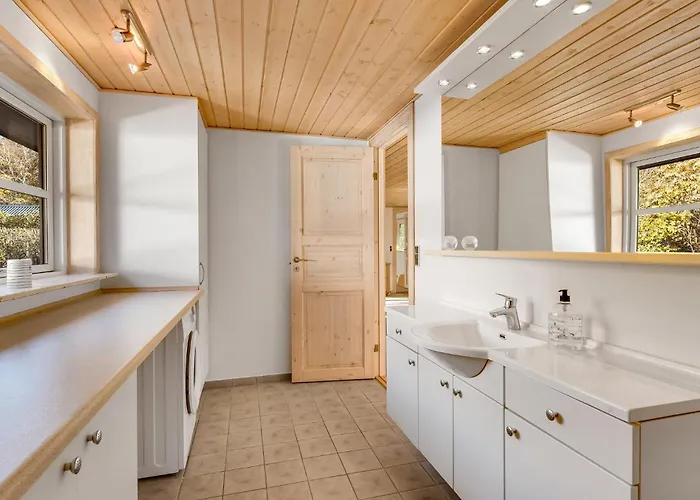 2 Bedroom Lovely In 펜션